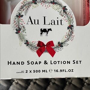 Au Lait Hand Soap & Lotion Set - White